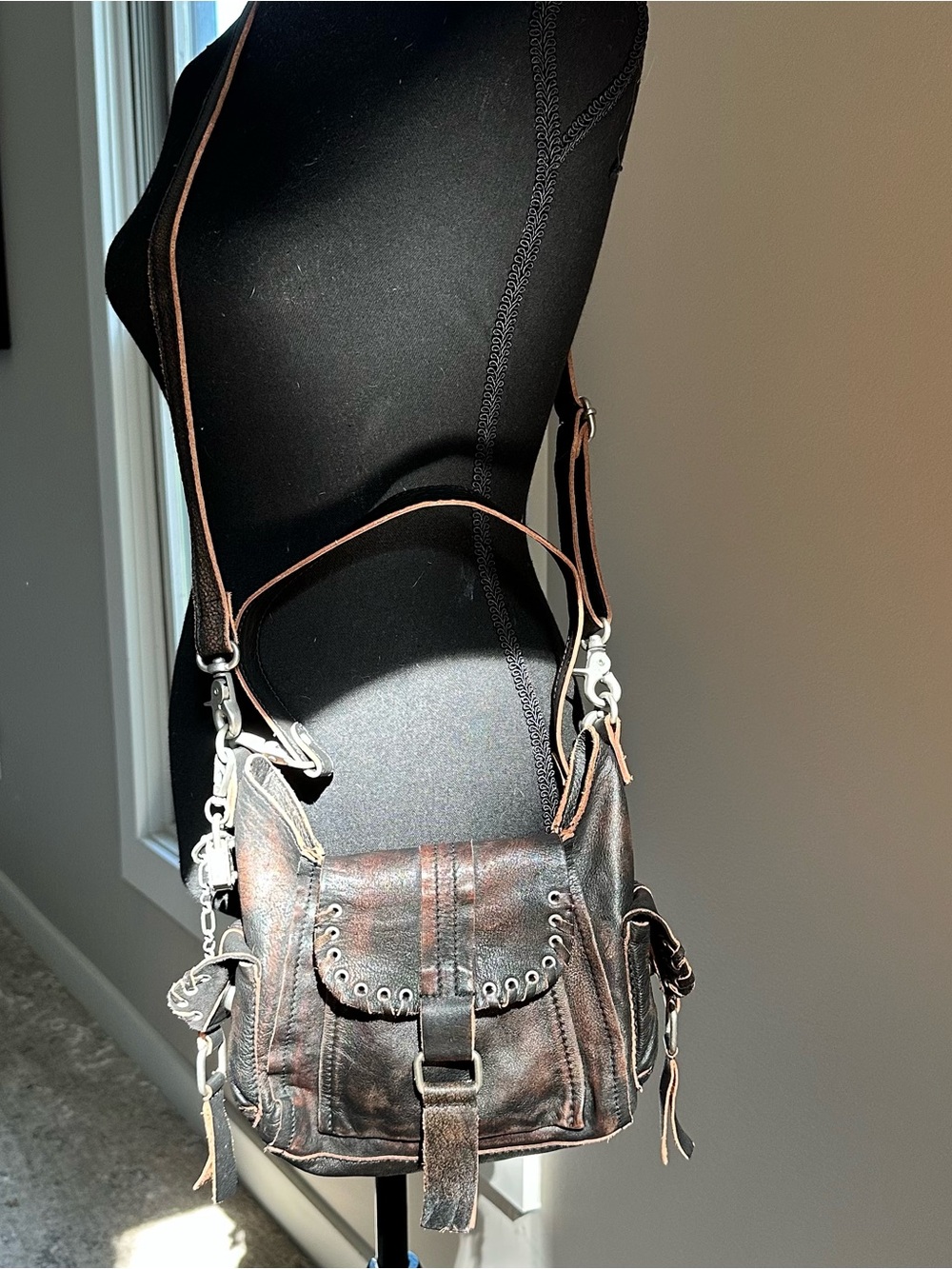 We The Free Baby Leigh Distressed Tote - Aged Graphite - Picture 11 of 11